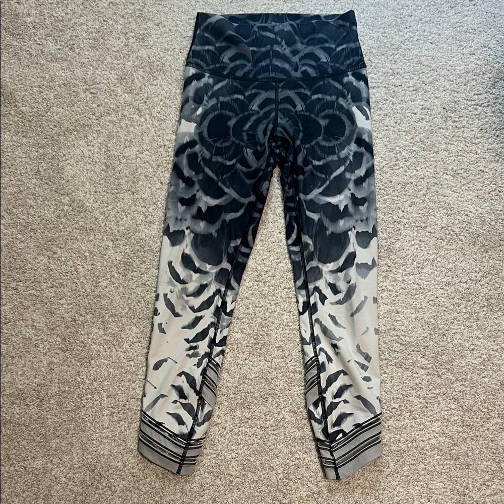 lululemon athletica Black & Light Gray Floral-Print High-Waist Leggings